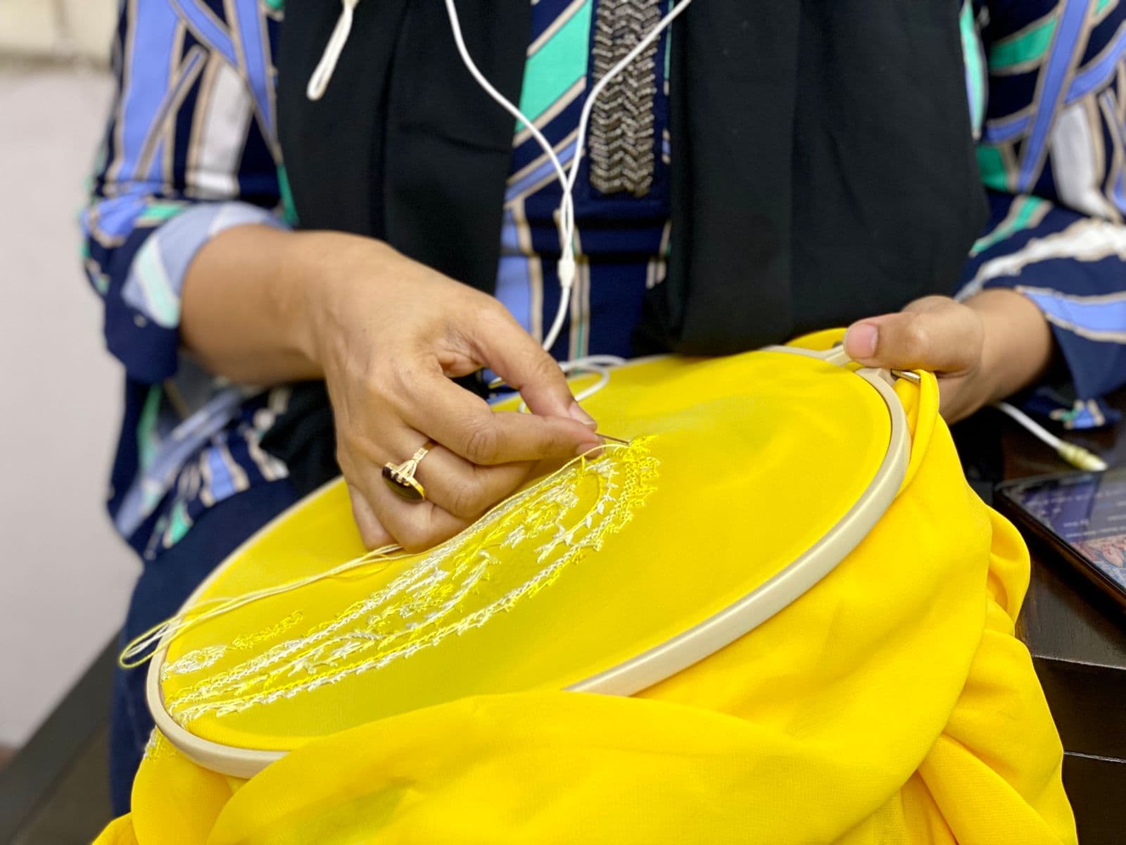 I can do aari and maggam work on bridal blouses — photo 2